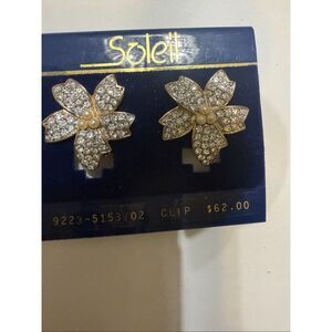 Vintage Soleil Women's 18K Gold Plated Flower Pearl Signed Clip On Earrings NWT